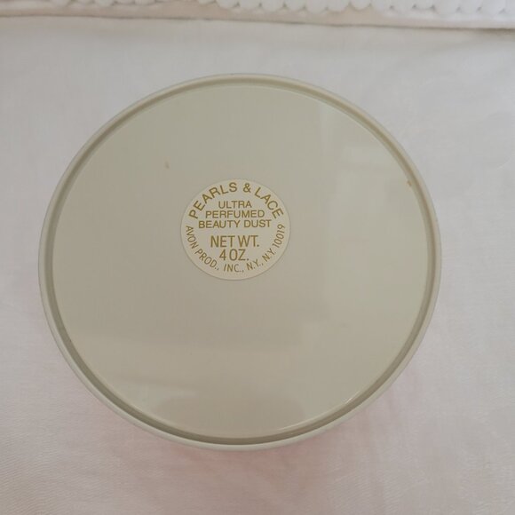 Avon Pearls & Lace Ultra Perfumed Beauty Dust powder vintage round container - Picture 5 of 6
